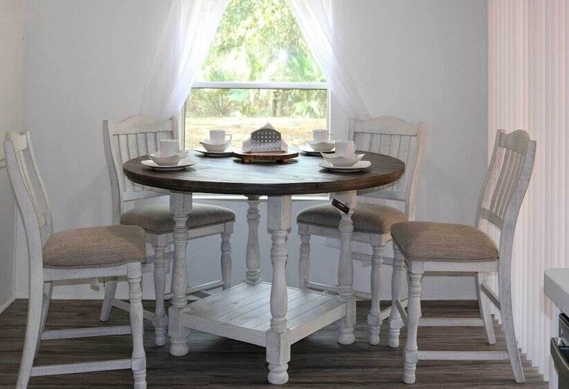 Valrico Retreat W/ Fire Pit ~ 18 Mi To Tampa!