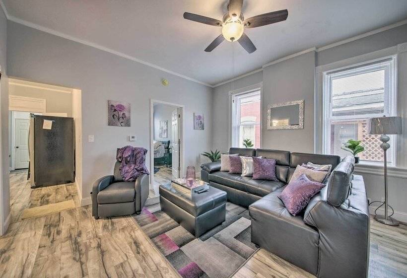 9 Mi To Dtwn: Vibrant St Louis Home!