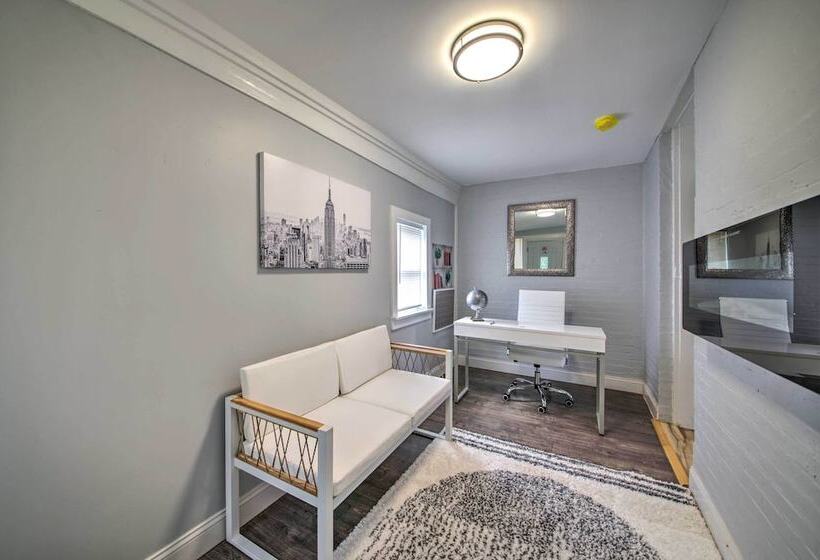 9 Mi To Dtwn: Vibrant St Louis Home!