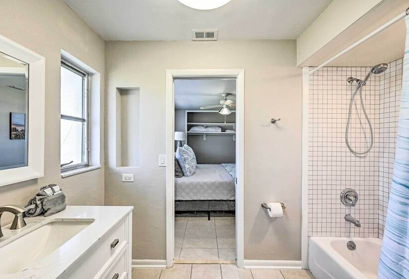 Waterfront Cape Coral Retreat With Boat Access!