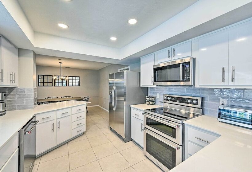 Waterfront Cape Coral Retreat With Boat Access!