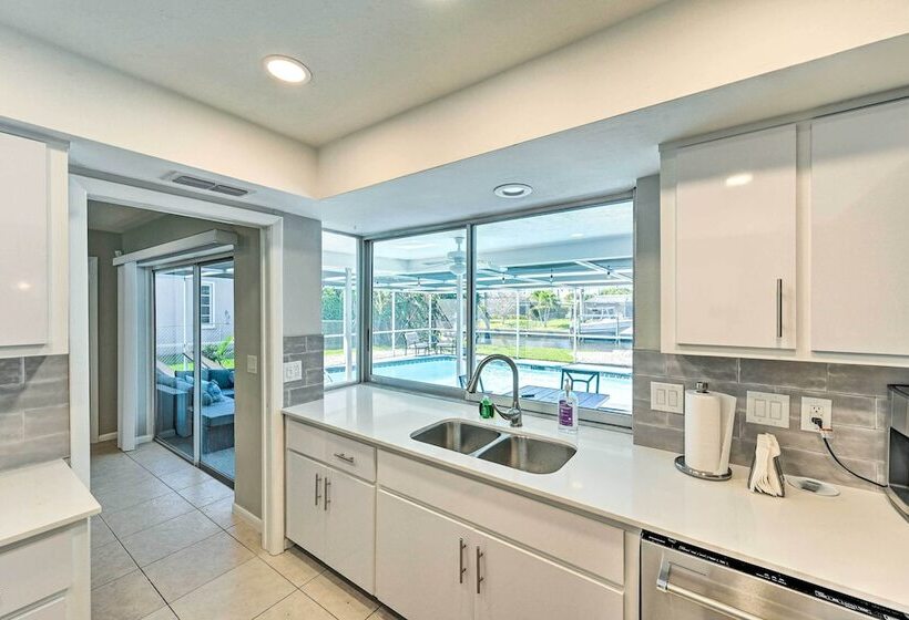 Waterfront Cape Coral Retreat With Boat Access!