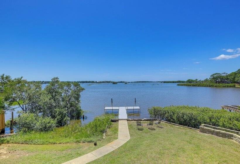 Waterfront Cedar Key Duplex Home: Grill & Dock!