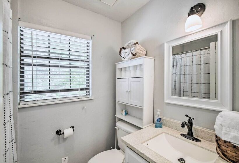 Waterfront Hawthorne Hideaway With Fire Pit!