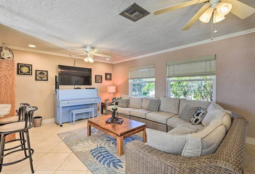 Waterfront Palmetto Home W/ Pool, Dock & Kayaks!