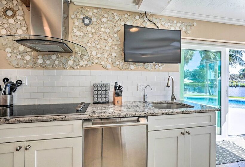 Waterfront Palmetto Home W/ Pool, Dock & Kayaks!