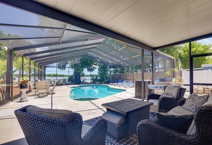 Waterfront Gem W/ Pool, Dock & Lanai In Tampa!