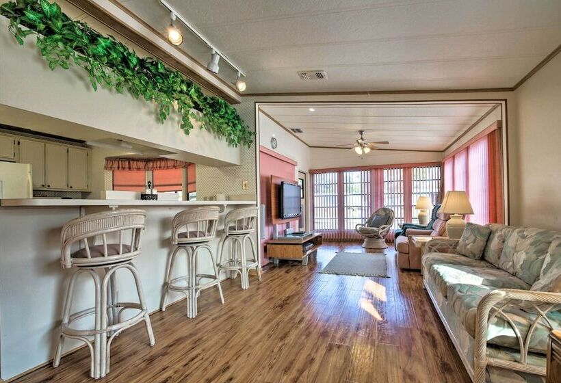 Waterfront Homosassa Home W/ Private Dock & Deck!