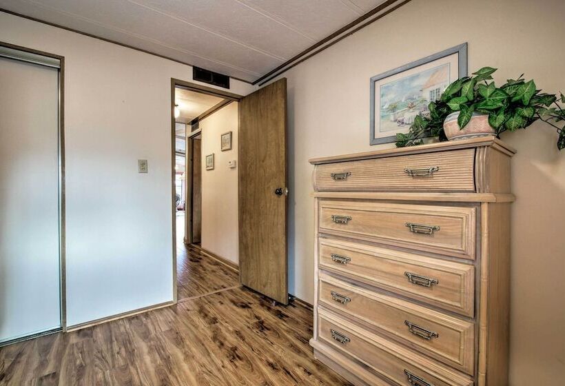 Waterfront Homosassa Home W/ Private Dock & Deck!