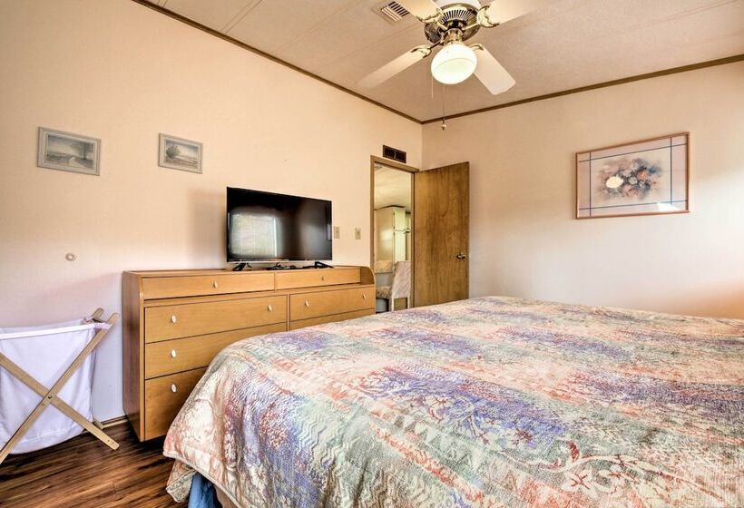 Waterfront Homosassa Home W/ Private Dock & Deck!