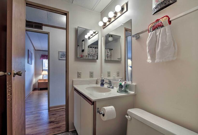 Waterfront Homosassa Home W/ Private Dock & Deck!