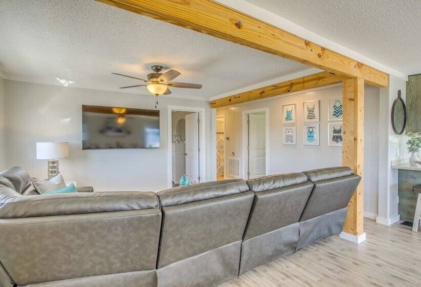 Waterfront Home W/ Deck In North Myrtle Beach!