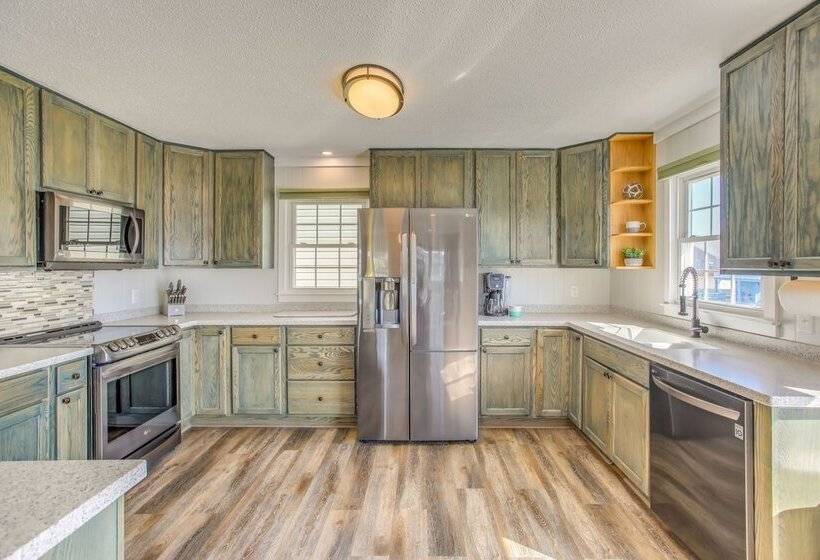 Waterfront Home W/ Deck In North Myrtle Beach!