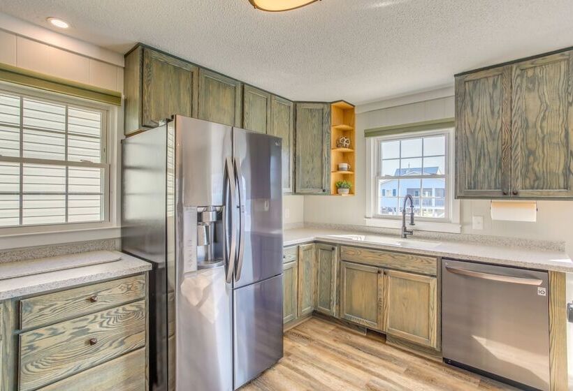 Waterfront Home W/ Deck In North Myrtle Beach!