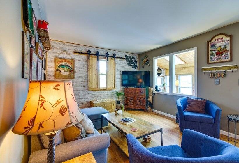 Waterfront Ozarks Home W/ Hot Tub, Bar & Dock