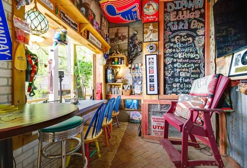 Waterfront Ozarks Home W/ Hot Tub, Bar & Dock