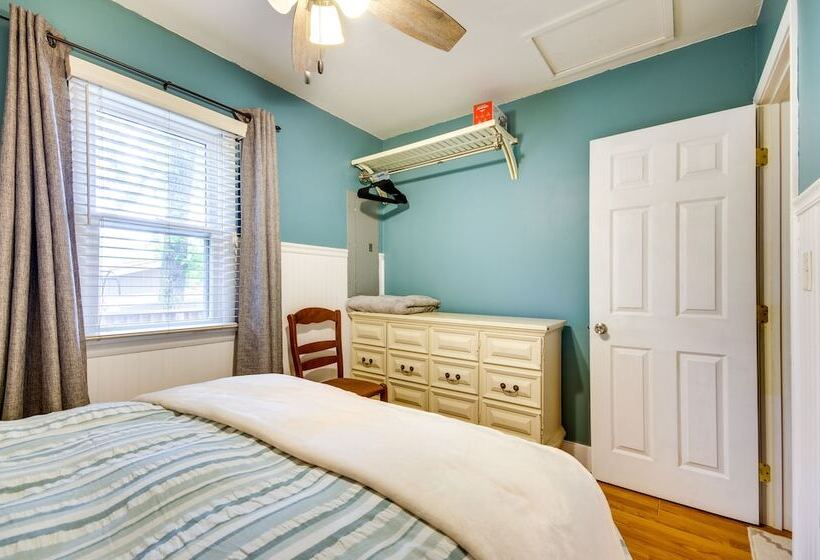 Waterfront Ozarks Home W/ Hot Tub, Bar & Dock