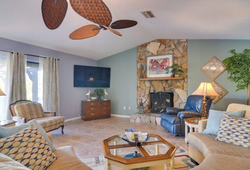 Waterfront Port Richey Home W/ Hot Tub & Dock!