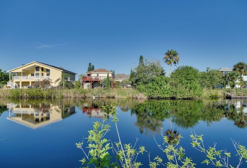 Waterfront Port Richey Home W/ Hot Tub & Dock!