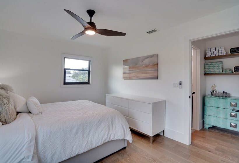 Waterfront Retreat W/ Pool Near Bonita Beach!