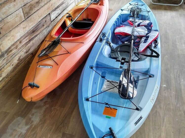 Waterfront Sopchoppy Hideaway W/ 2 Kayaks!