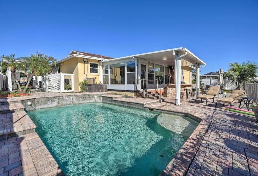 Waterfront Tampa Oasis W/ Outdoor Bar & Grill