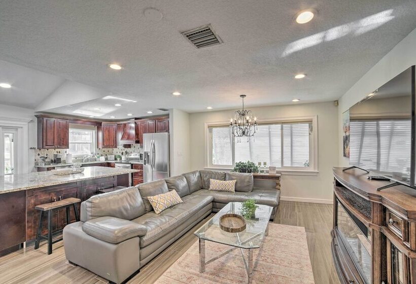 Waterfront Tampa Oasis W/ Outdoor Bar & Grill