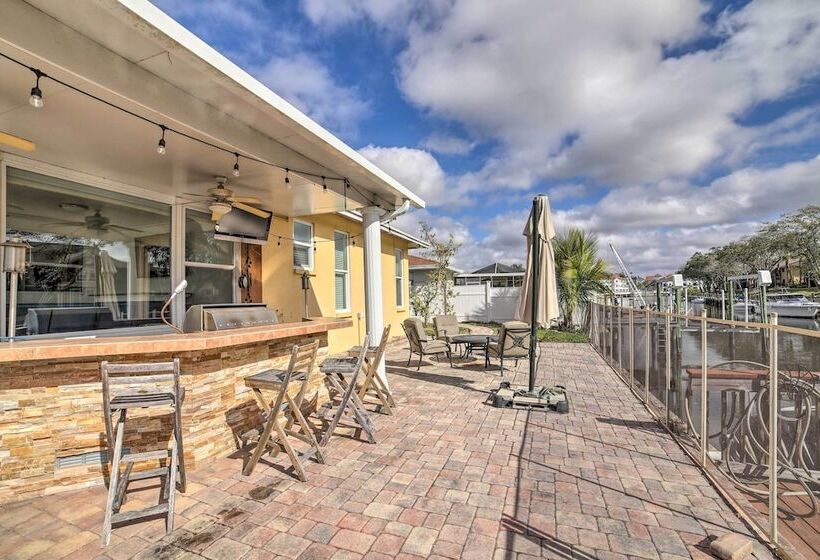 Waterfront Tampa Oasis W/ Outdoor Bar & Grill