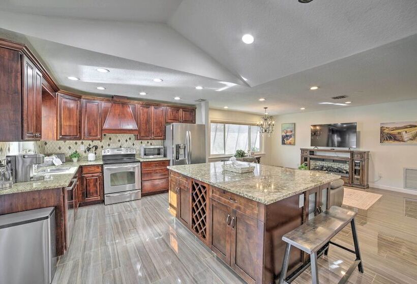 Waterfront Tampa Oasis W/ Outdoor Bar & Grill