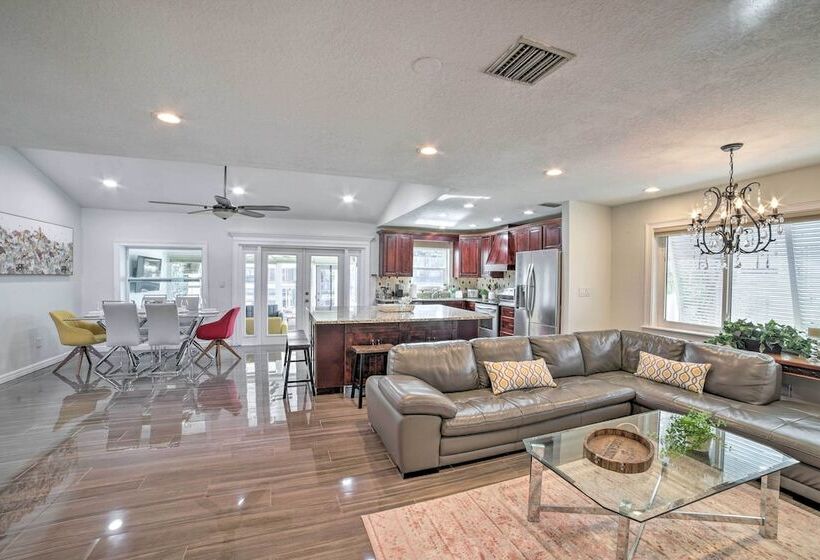 Waterfront Tampa Oasis W/ Outdoor Bar & Grill