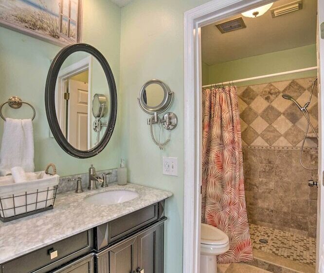 Waterfront Tampa Oasis W/ Outdoor Bar & Grill