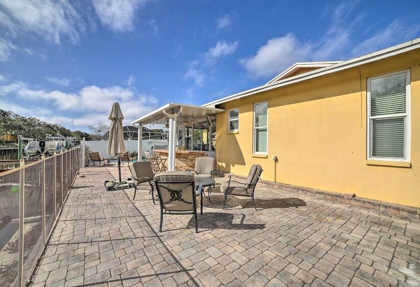 Waterfront Tampa Oasis W/ Outdoor Bar & Grill