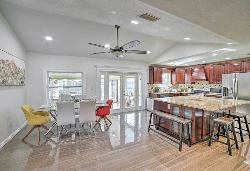 Waterfront Tampa Oasis W/ Outdoor Bar & Grill