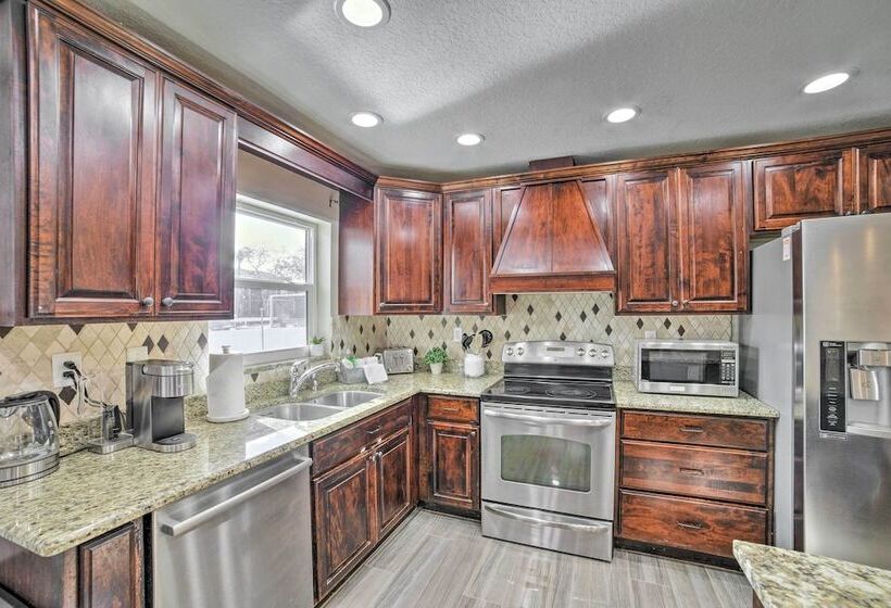 Waterfront Tampa Oasis W/ Outdoor Bar & Grill