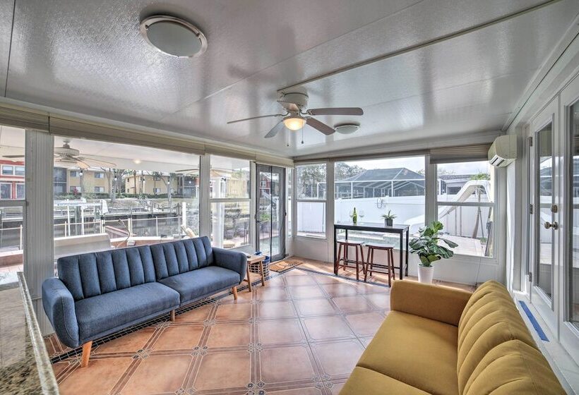 Waterfront Tampa Oasis W/ Outdoor Bar & Grill