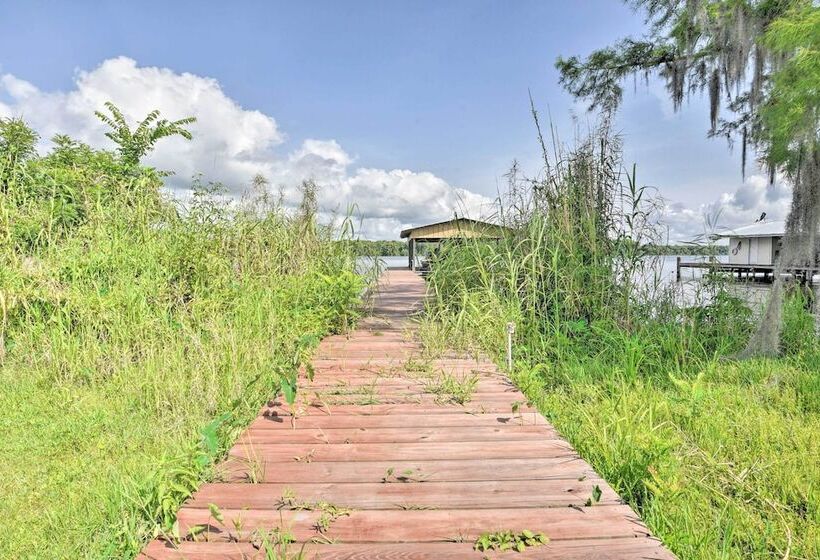 Waterfront Welaka Escape W/ Private Docks!