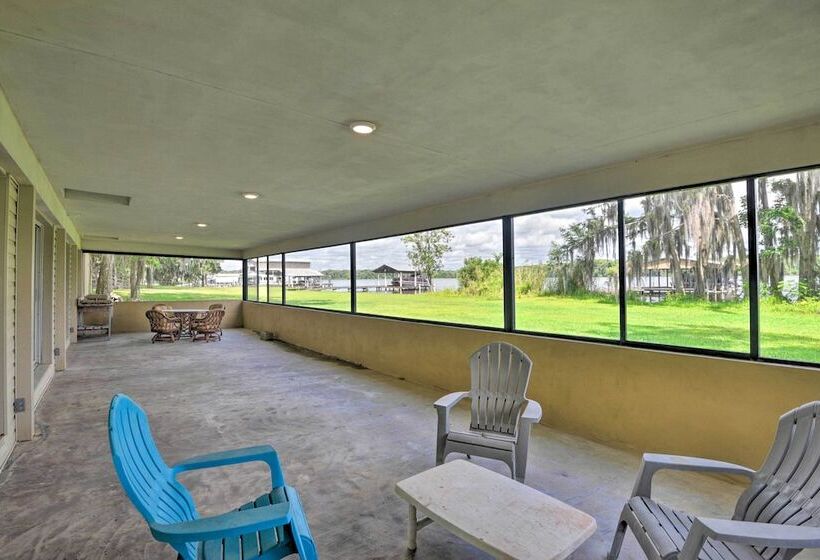 Waterfront Welaka Escape W/ Private Docks!