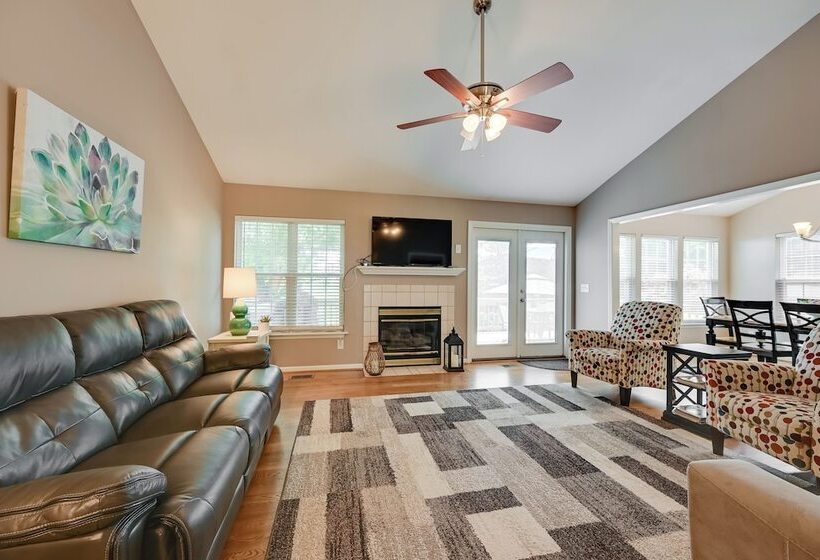 Family Home W/ Pool ~ 11 Mi To Greensboro