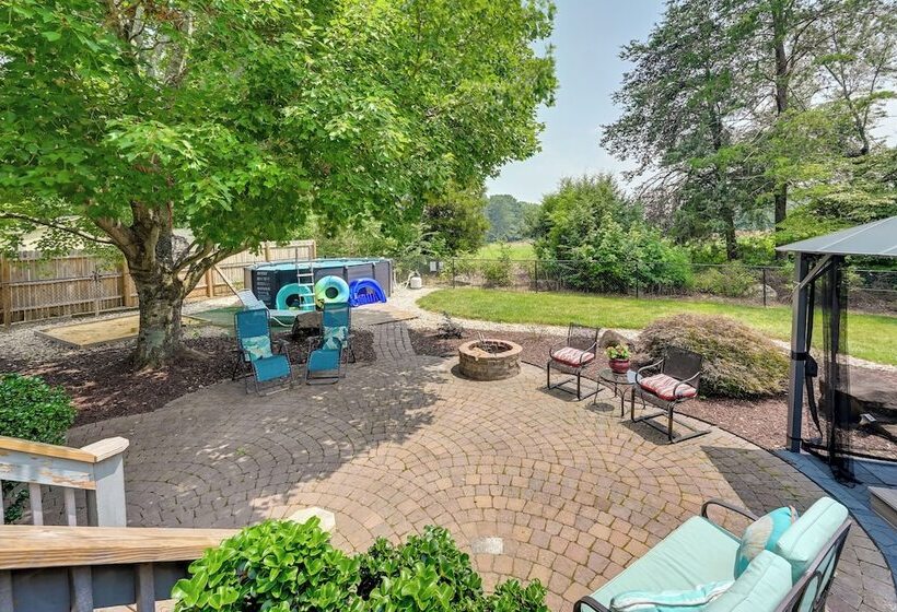 Family Home W/ Pool ~ 11 Mi To Greensboro