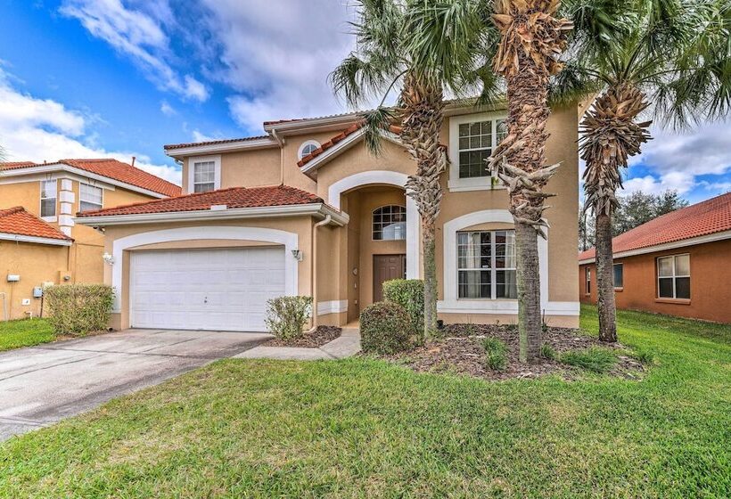 Spacious Family Home W/ Spa In Davenport!