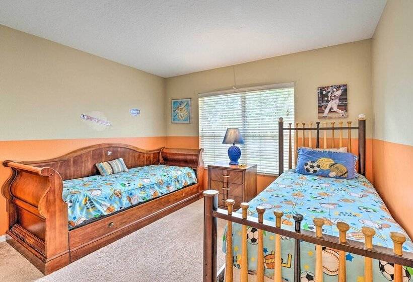 Spacious Family Home W/ Spa In Davenport!