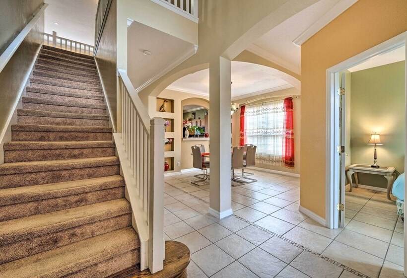 Spacious Family Home W/ Spa In Davenport!