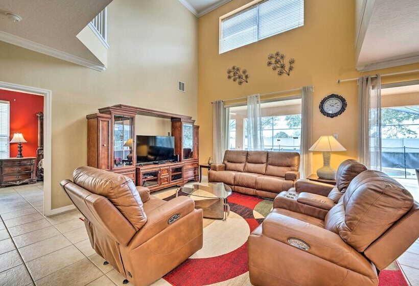 Spacious Family Home W/ Spa In Davenport!