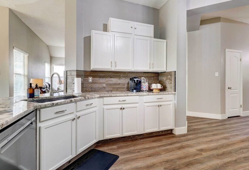 Airy Georgetown Home W/ Fire Pit!