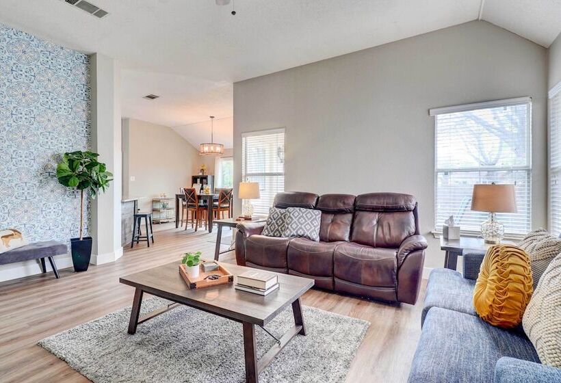Airy Georgetown Home W/ Fire Pit!