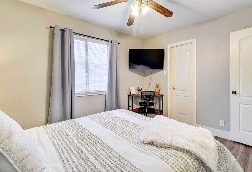 Airy Georgetown Home W/ Fire Pit!