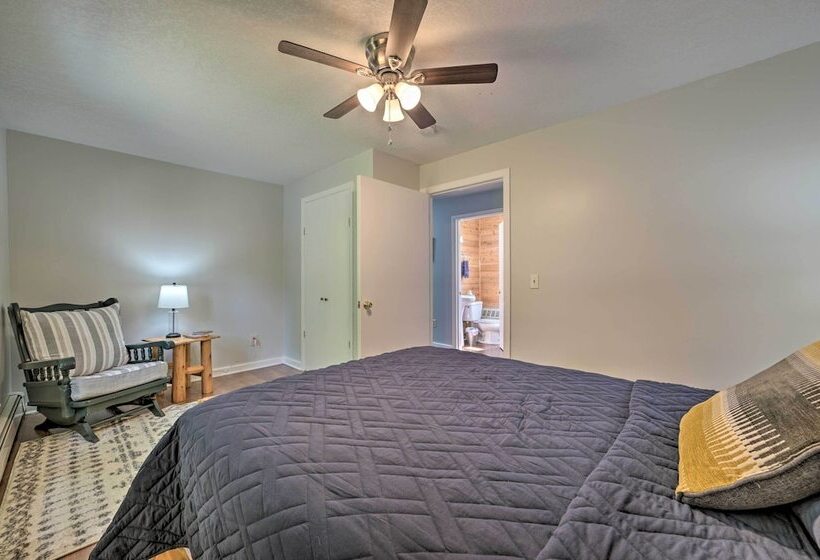 7 Mi To Nubs Nob: Lakefront Abode W/ Fire Pit!