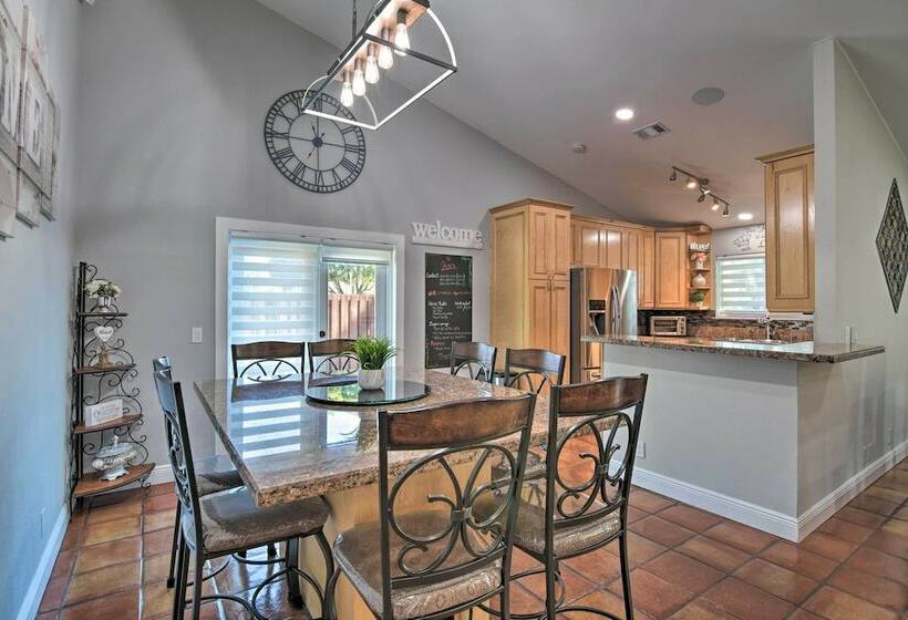 Amenitypacked Sunrise Home W/ Outdoor Pool!