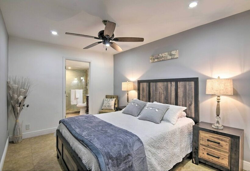 Amenitypacked Sunrise Home W/ Outdoor Pool!