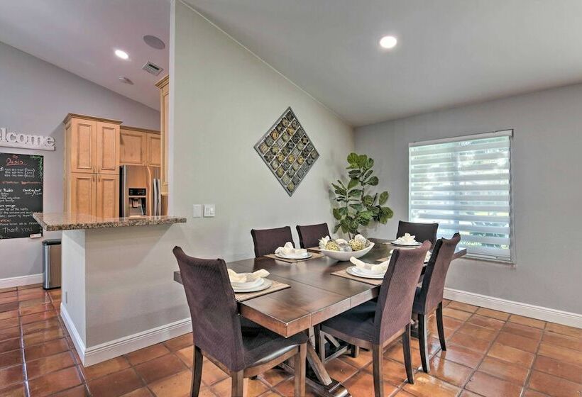 Amenitypacked Sunrise Home W/ Outdoor Pool!